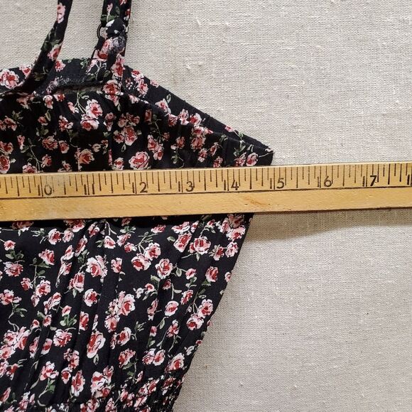 2 Piece Shorts and Top Set by Lily Rose in Size M - Picture 8 of 10